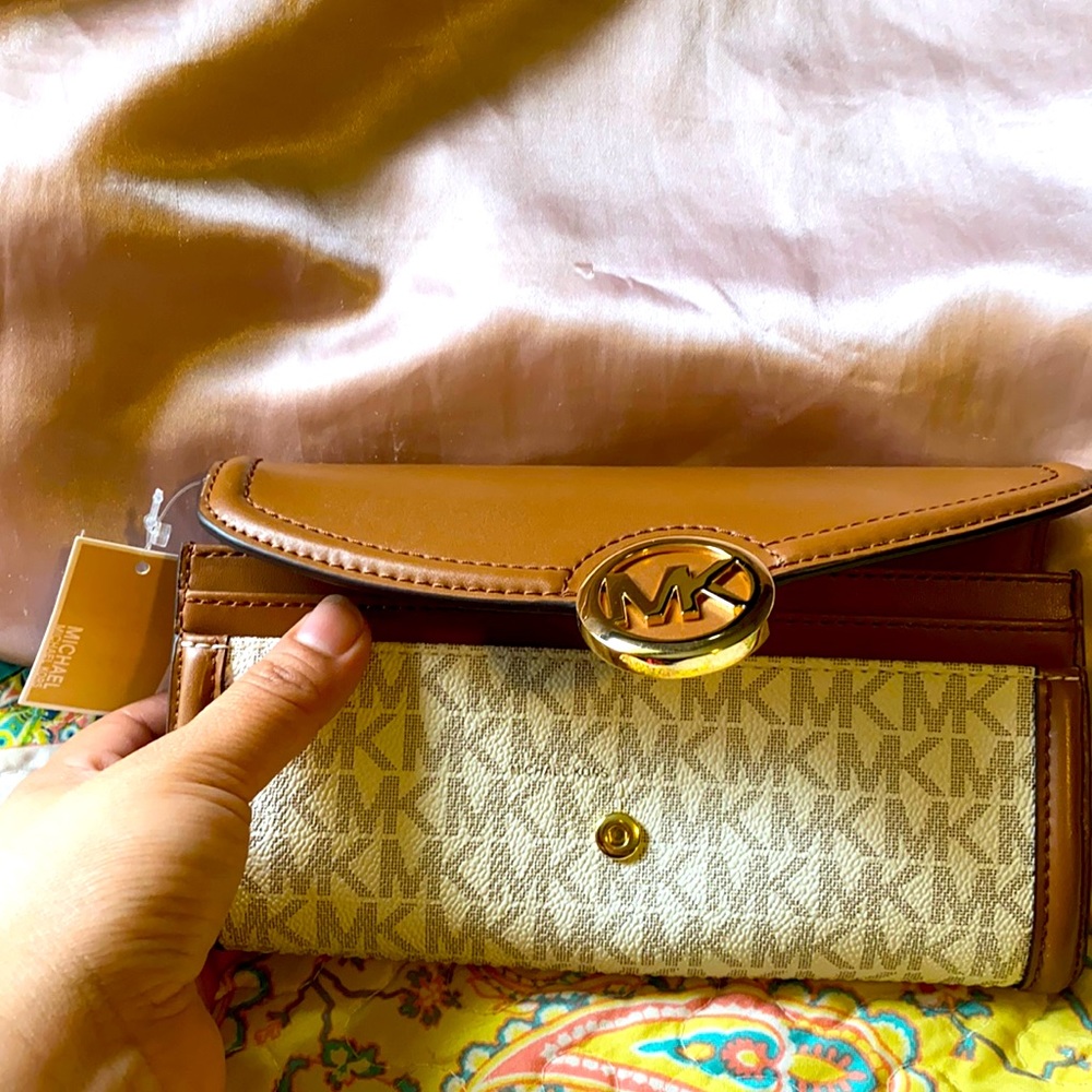 Michael kors wallet New